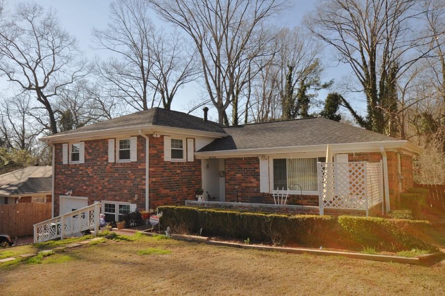 2695 Rollingwood Ln., Atlanta, GA 30316