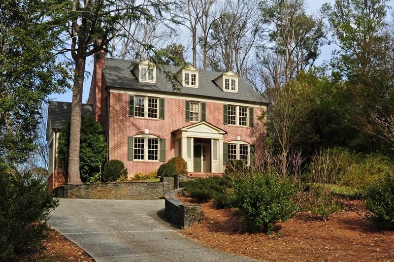 517 Manor Ridge Dr., Atlanta, GA 30305