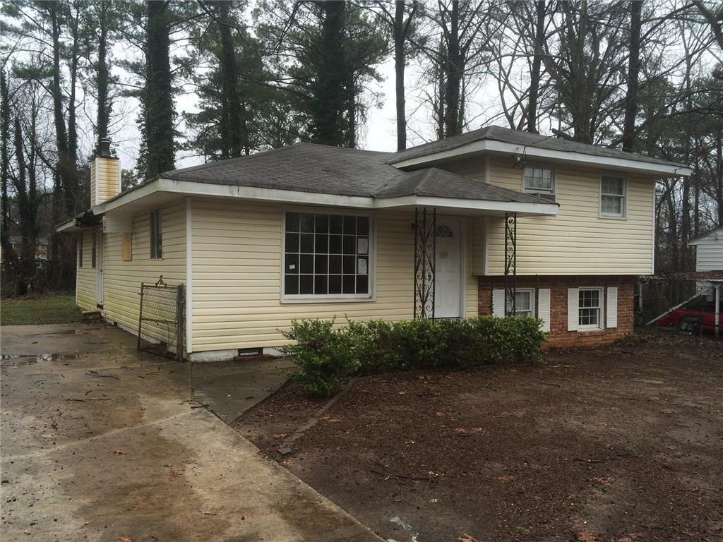 542 Village Ln., Jonesboro, GA 30236