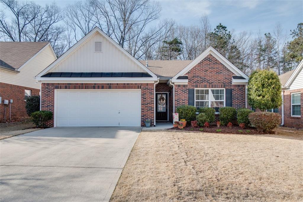 5601 Ashmoore Ct., Flowery Branch, GA 30542