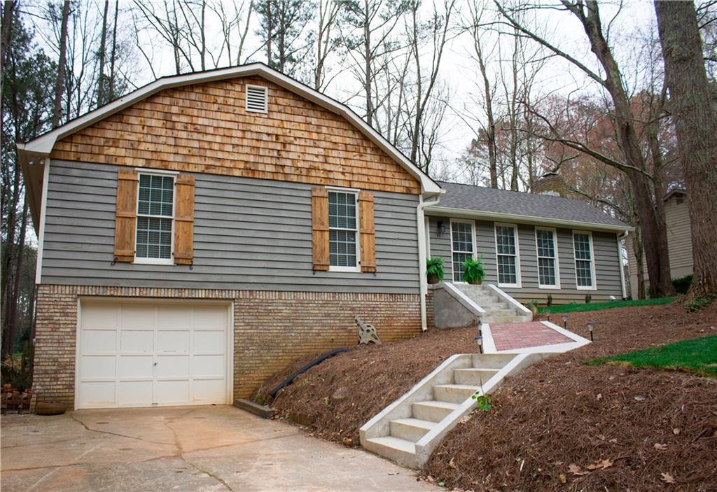 507 Whistle Stop Dr., Woodstock, GA 30189