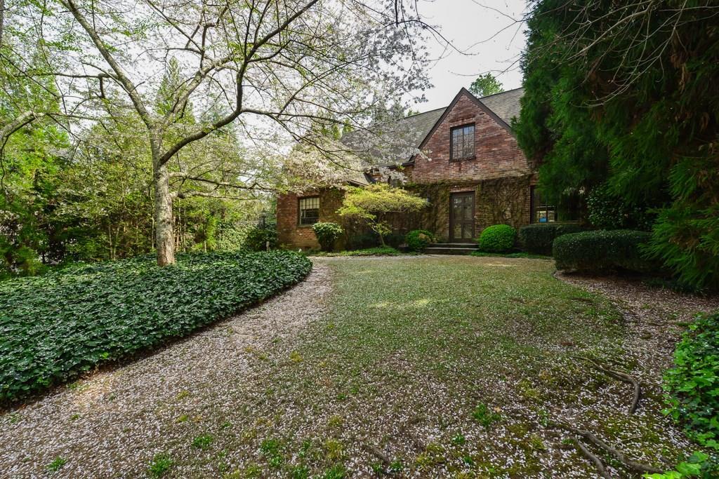 344 Manor Ridge Dr., Atlanta, GA 30305