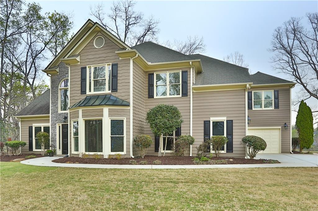 6498 Deep Valley Ct., Flowery Branch, GA 30542