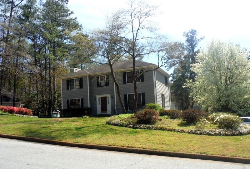 3932 Millwood Ln., Lilburn, GA 30047