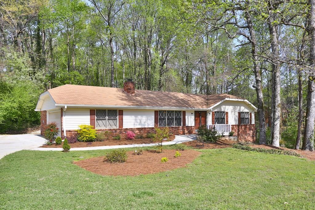 2183 Meadow Dr., Snellville, GA 30078