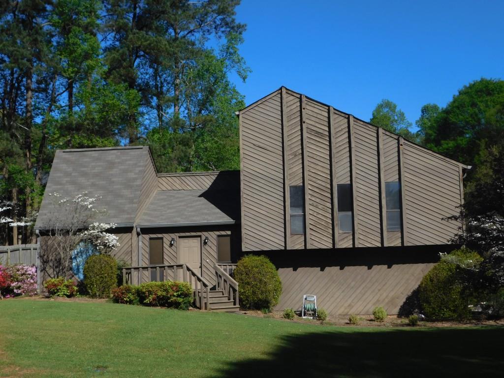 5229 Meadowdale Ct., Norcross, GA 30092