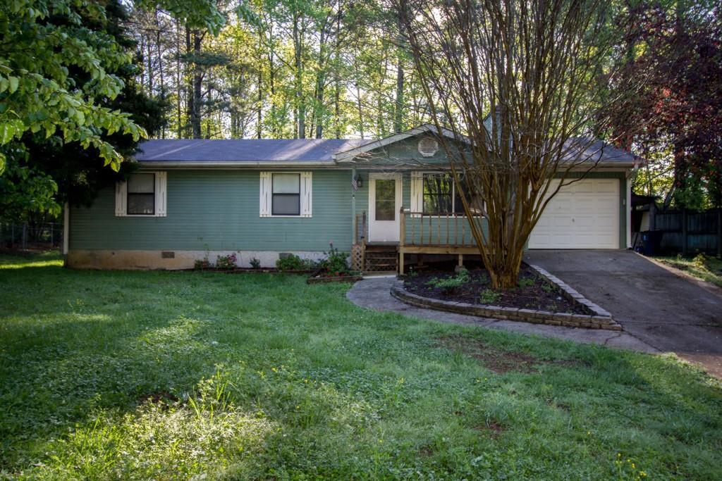 6912 Autumn Hill Dr., Douglasville, GA 30135