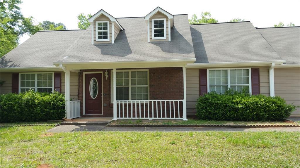 20 Plantation Ln., Locust Grove, GA 30248