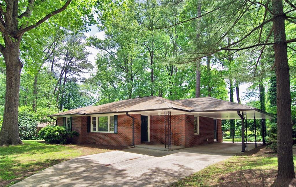1949 Mcjenkin Dr., Atlanta, GA 30345