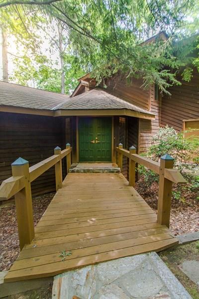 3048 Wellington Ct., Atlanta, GA 30339