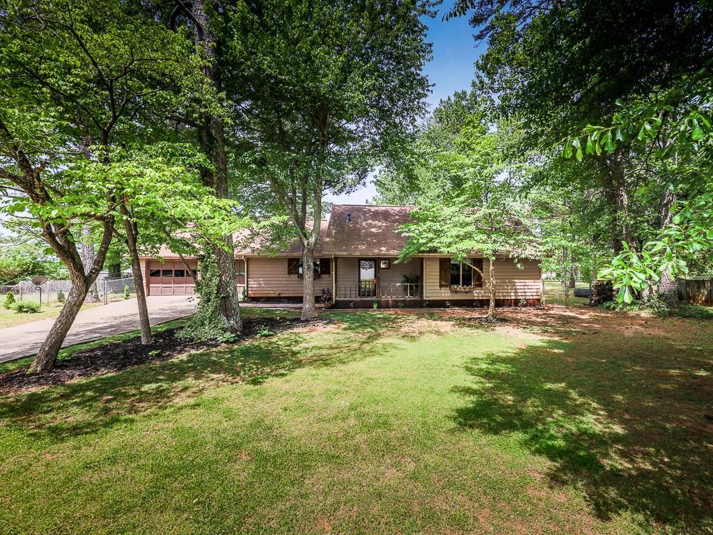 806 Flint Ct., Woodstock, GA 30188