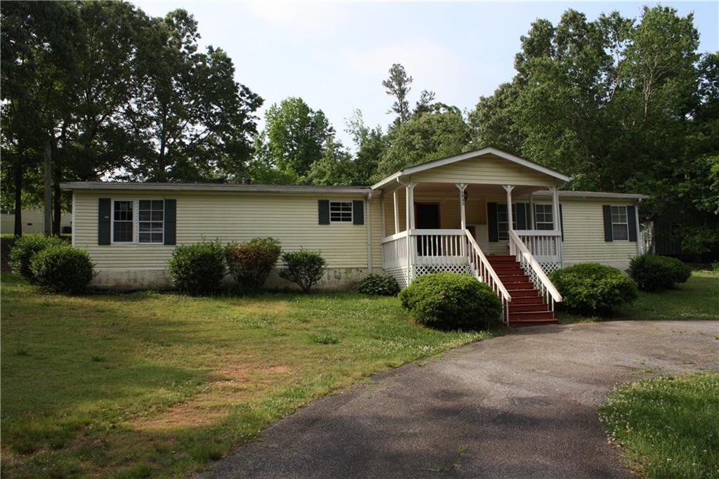 6845 Pea Ridge Rd., Gainesville, GA 30506