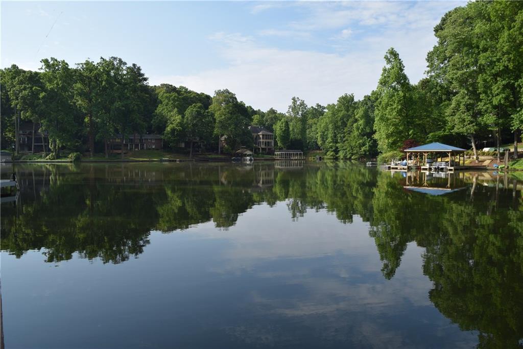 498 Lakeshore Dr., Berkeley Lake, GA 30096