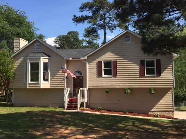 185 Silverthorne Dr., Douglasville, GA 30134