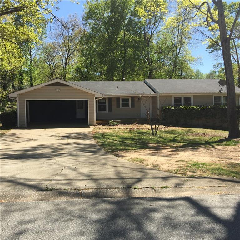 6628 Forestdale Ln., Douglasville, GA 30135