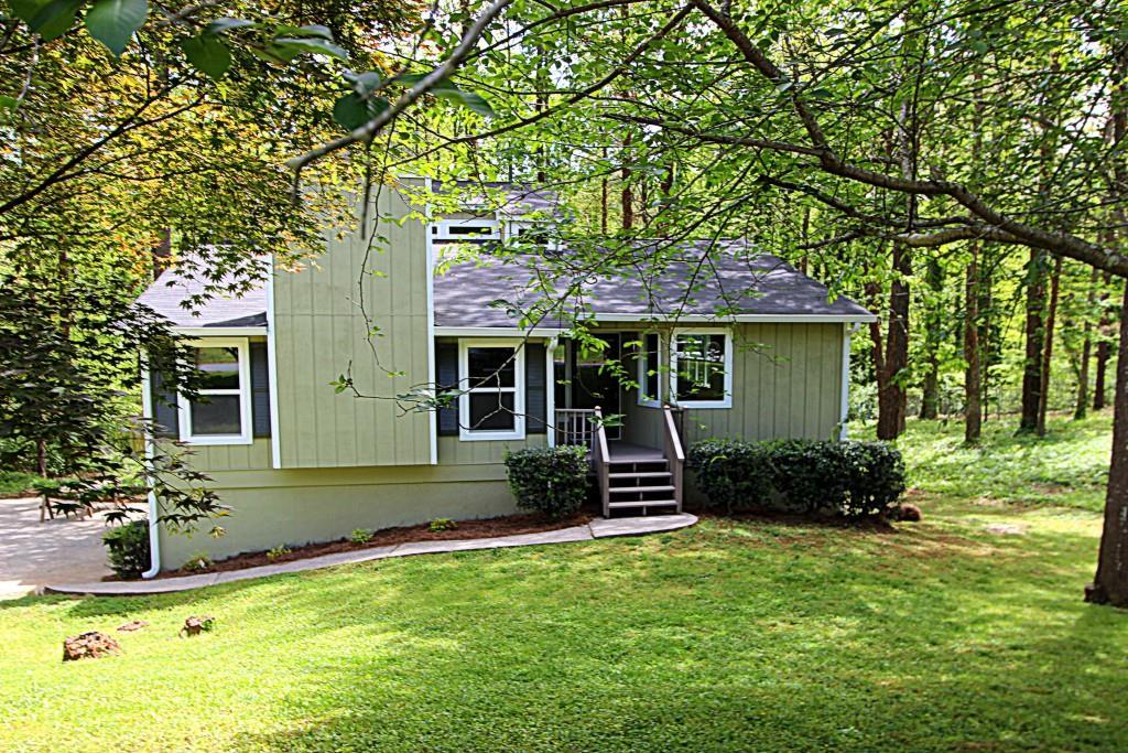 158 Bramble Oak Dr., Woodstock, GA 30188