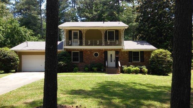 2988 Palm Springs Ct., East Point, GA 30344