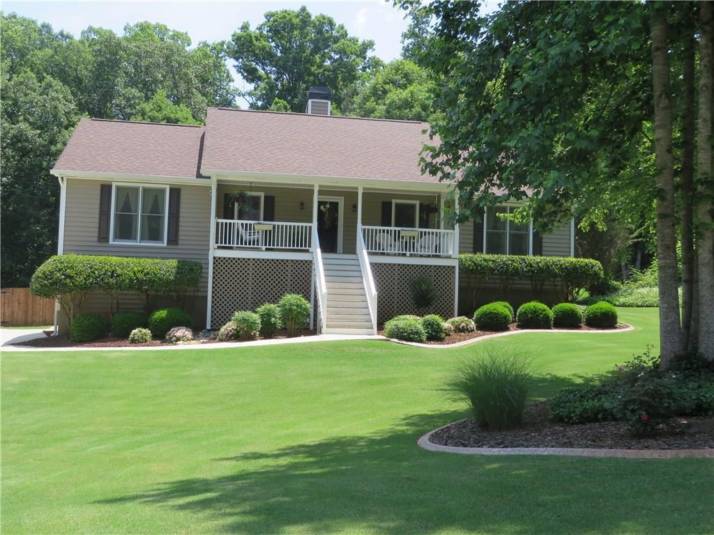521 Warrenton Dr., Douglasville, GA 30134