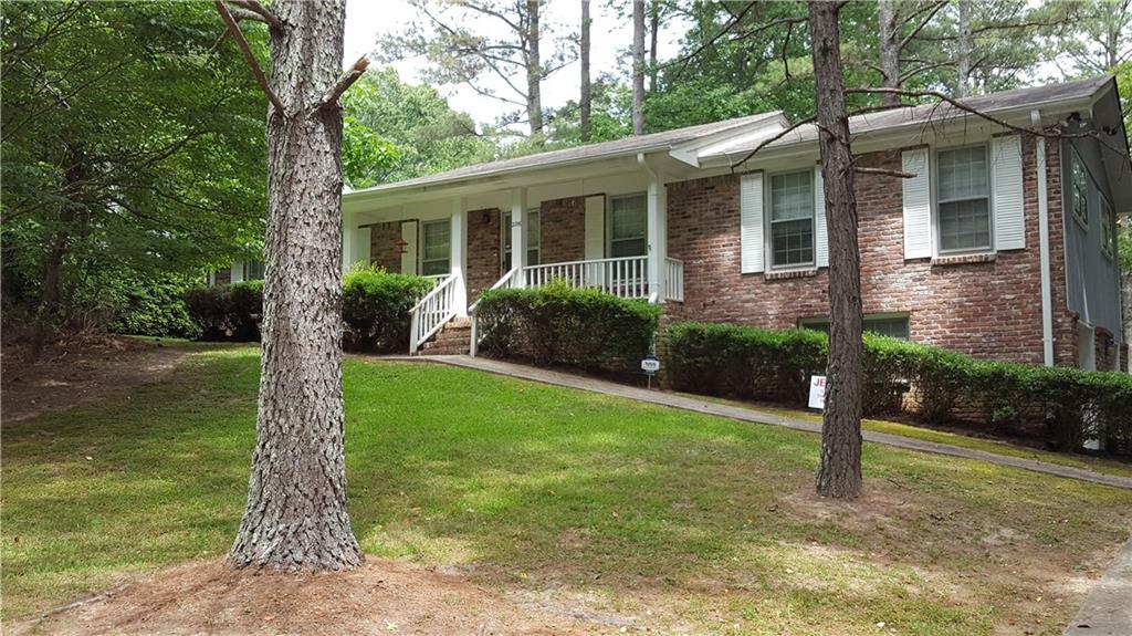 2716 Whisper Tr., Douglasville, GA 30135