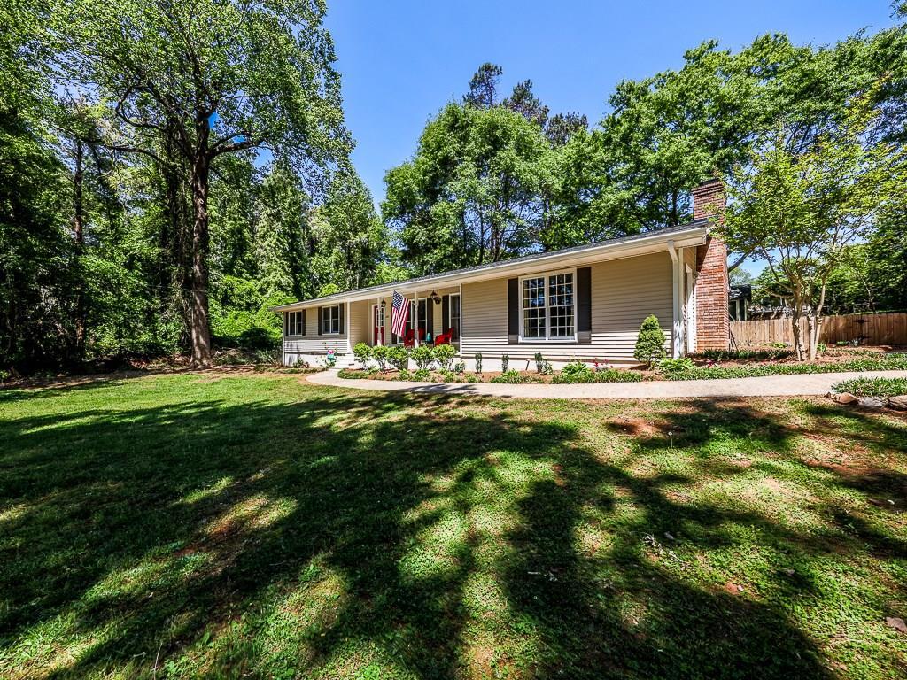 203 Dobbs Rd., Woodstock, GA 30188