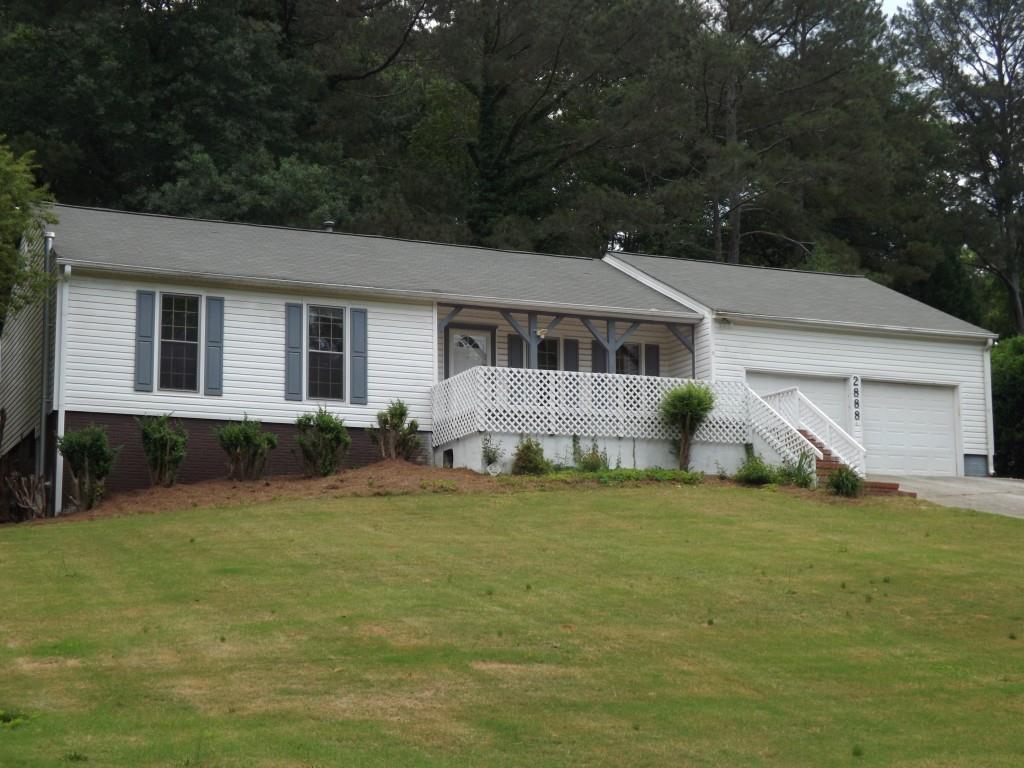 2888 Creekwood Dr., Snellville, GA 30078