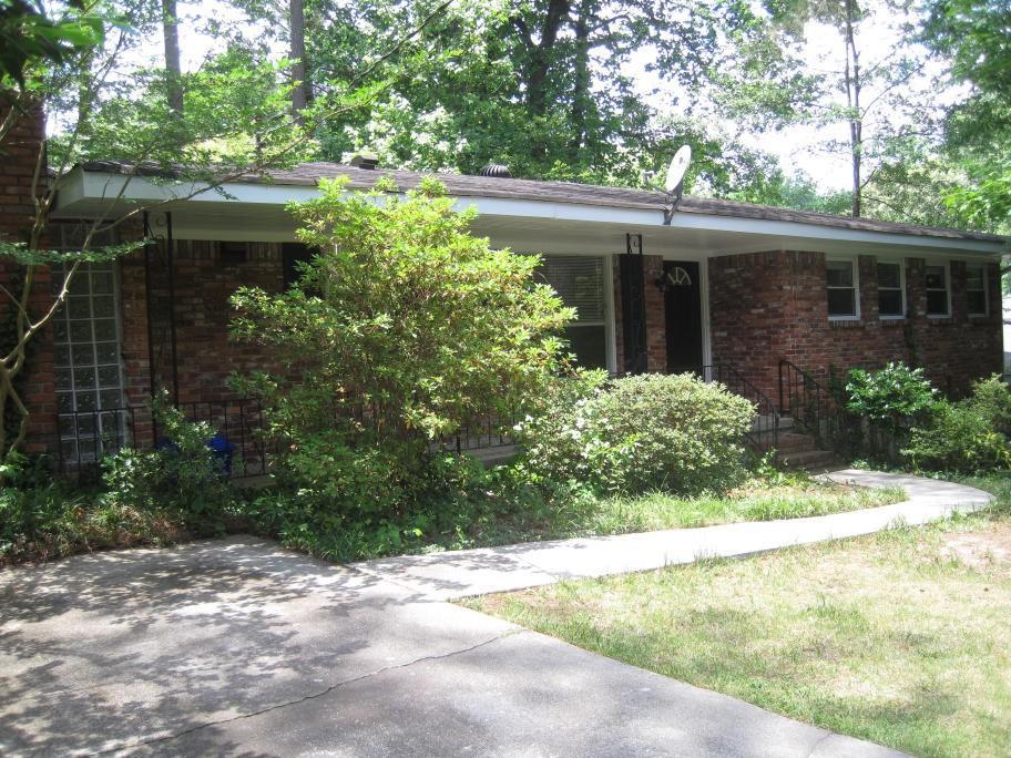 2506 Woodacres Rd., Atlanta, GA 30345