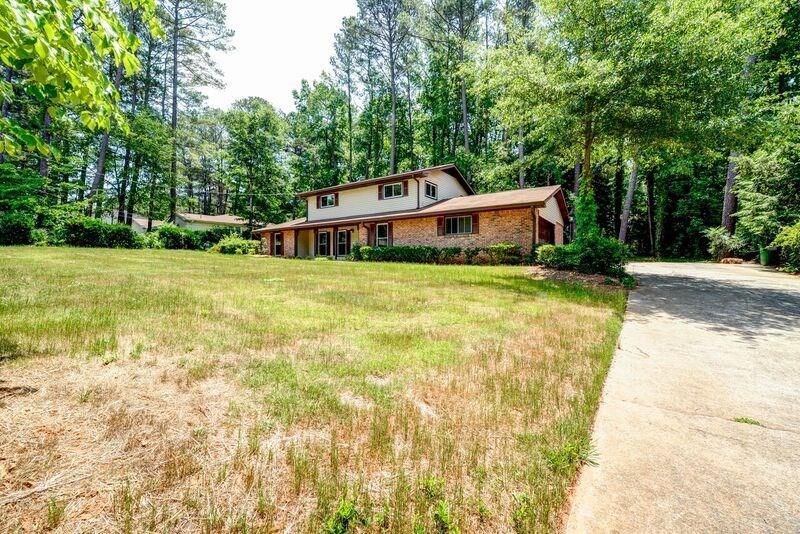 4072 Whispering Forest Ct., Lilburn, GA 30047