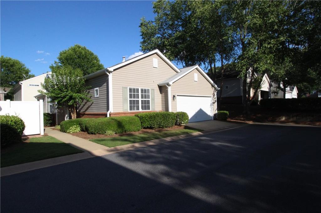 206 Manley Ct., Woodstock, GA 30188