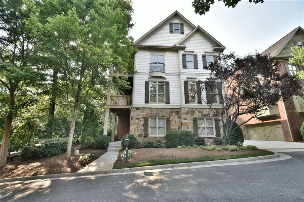 1000 Madeline Ln., Sandy Springs, GA 30350