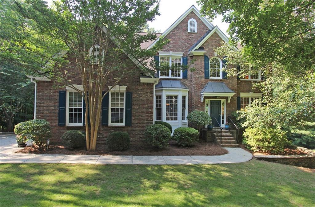 915 Charleston Ct., Roswell, GA 30075
