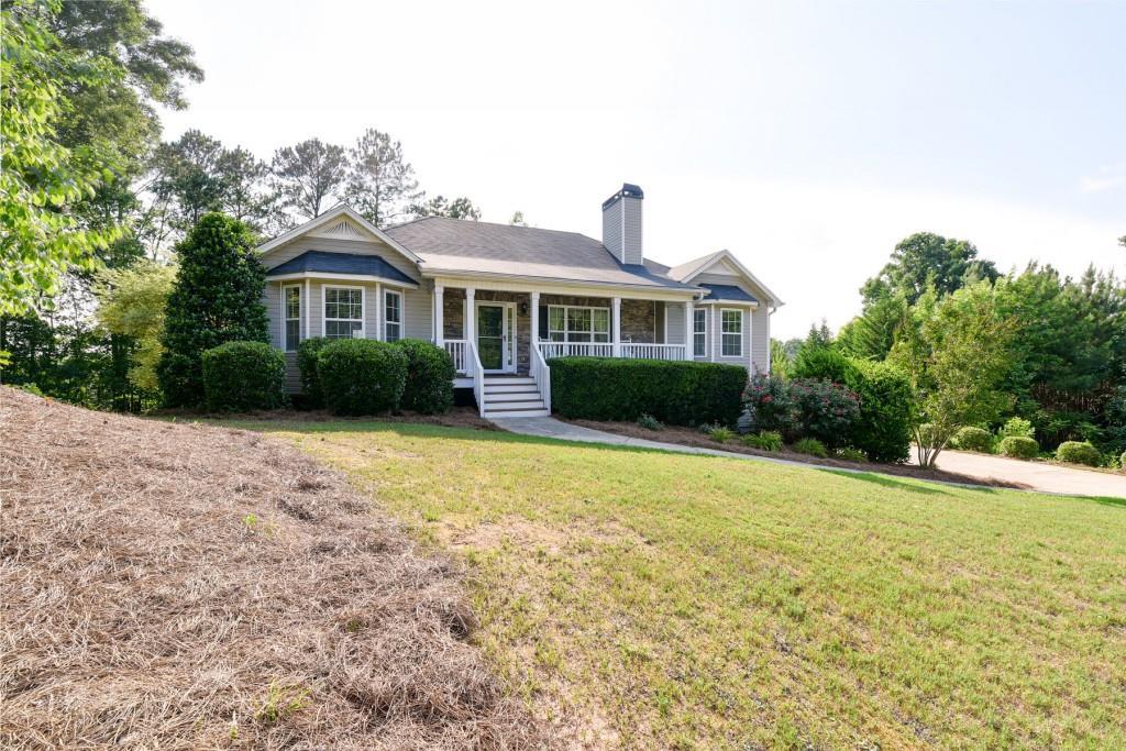 307 Oakleigh Ln., Dallas, GA 30132