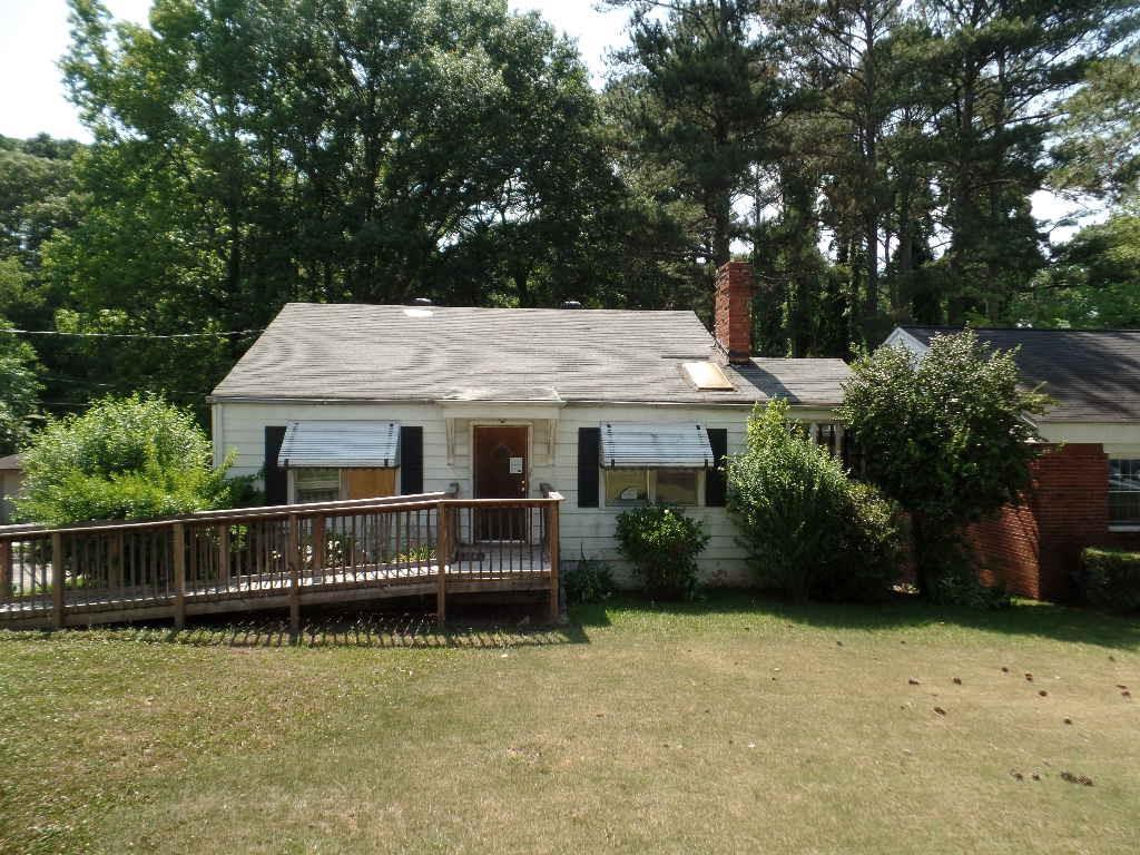 2149 Delowe Dr., East Point, GA 30344