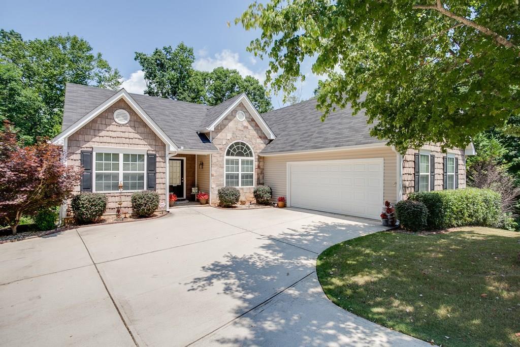 5180 Scenic View Rd., Flowery Branch, GA 30542