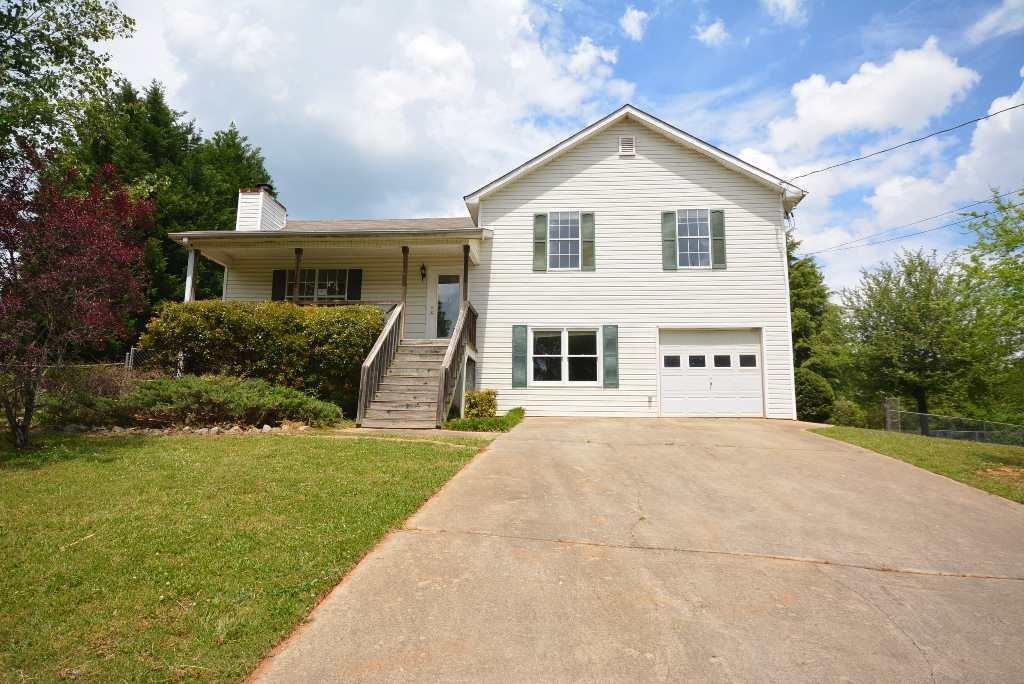 150 Ridgefield Dr., Douglasville, GA 30134