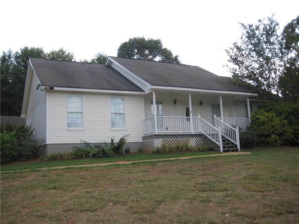 204 Freeman Dr., Maysville, GA 30558