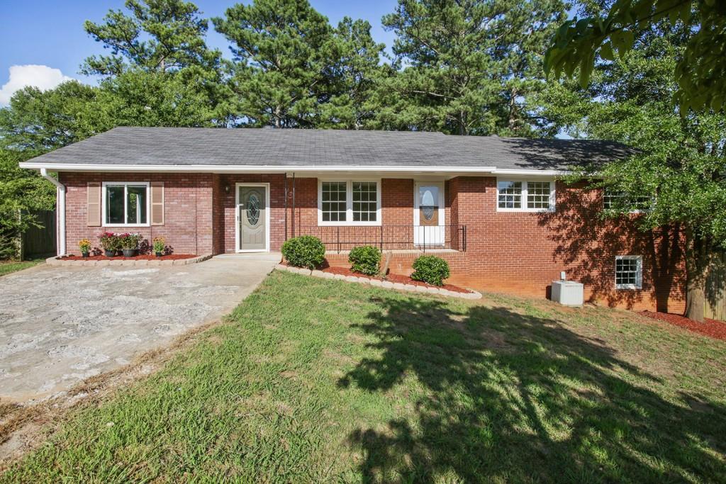 2461 Kennedy Ln., Marietta, GA 30060
