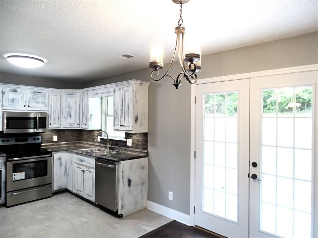 155 Liberty Pl., Calhoun, GA 30701