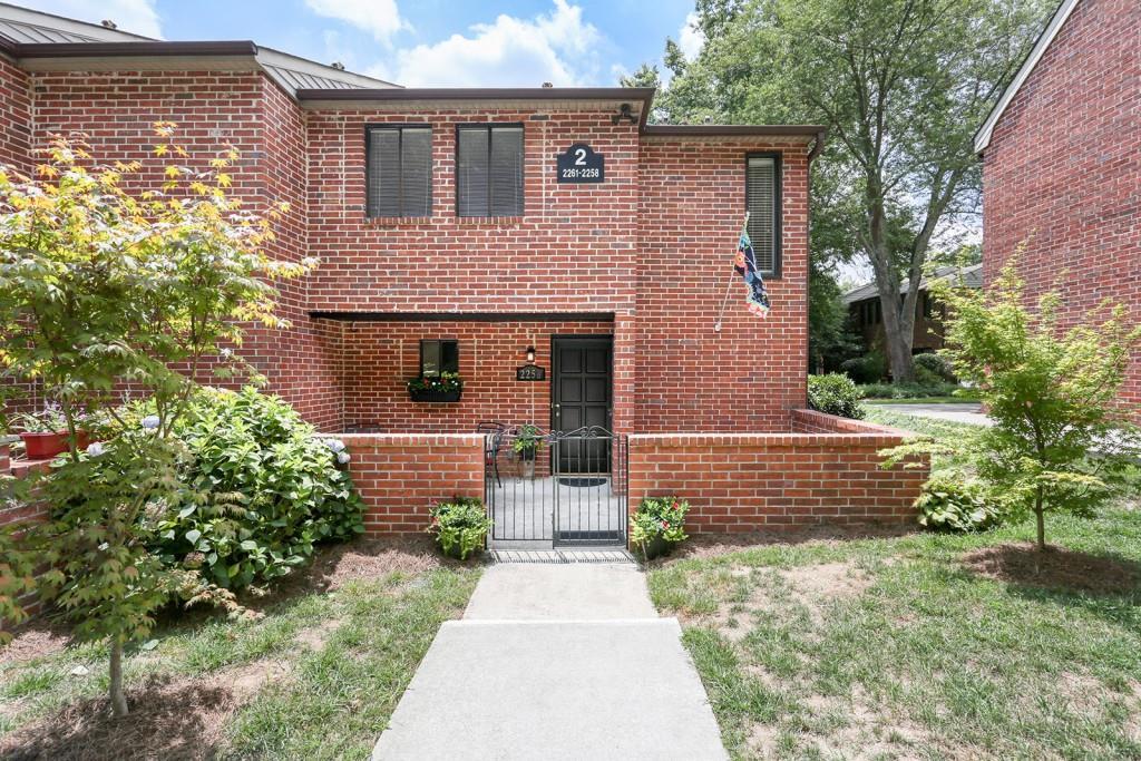 2258 Pernoshal Ct., Dunwoody, GA 30338
