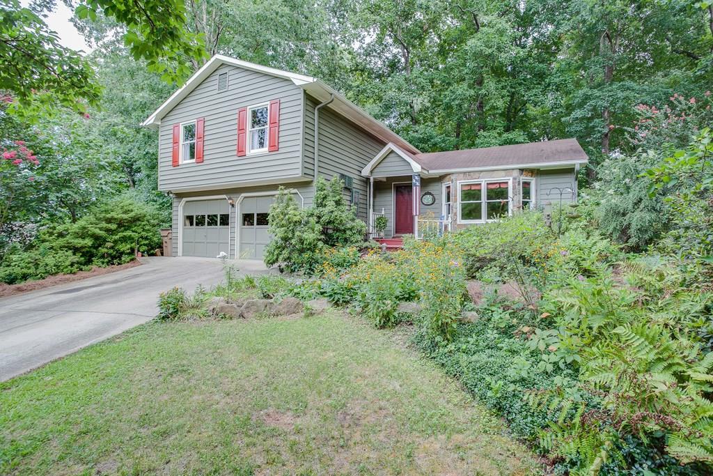 848 Chartley Dr., Lilburn, GA 30047