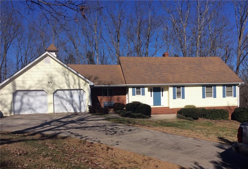 2922 Westwood Tr., Gainesville, GA 30506