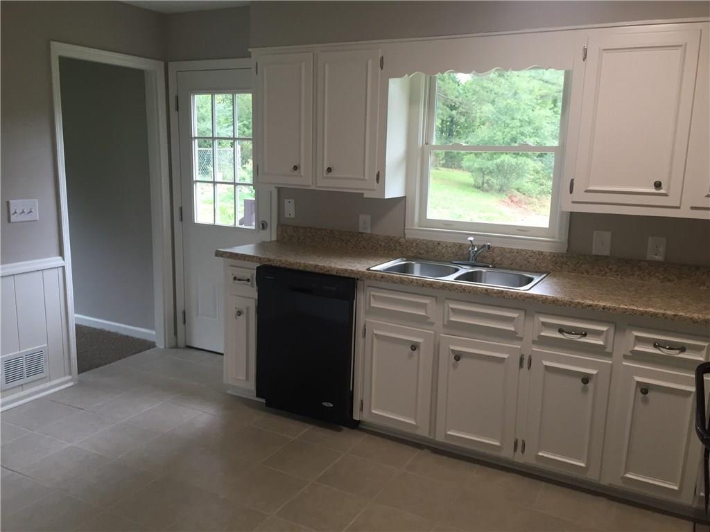 5027 Whispering Pines Dr., Gainesville, GA 30504