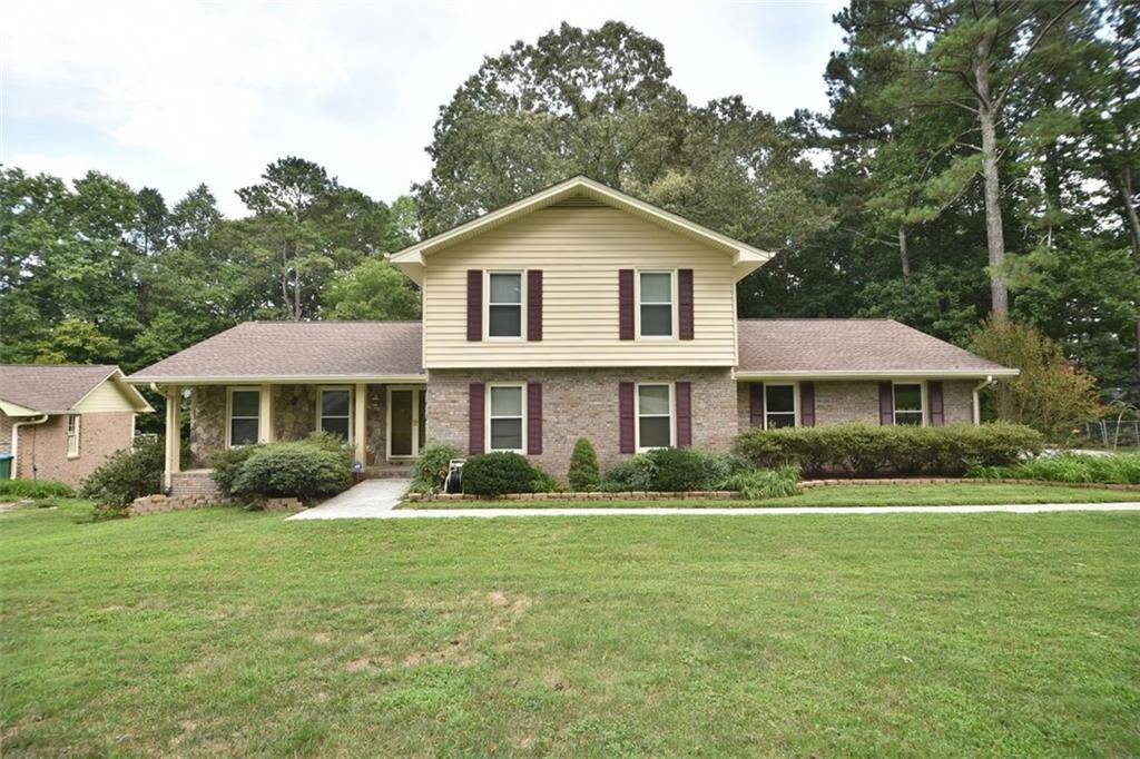 3928 Valley Park Dr., Lilburn, GA 30047