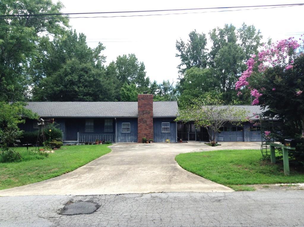 5735 Meadow Dr., Oakwood, GA 30566
