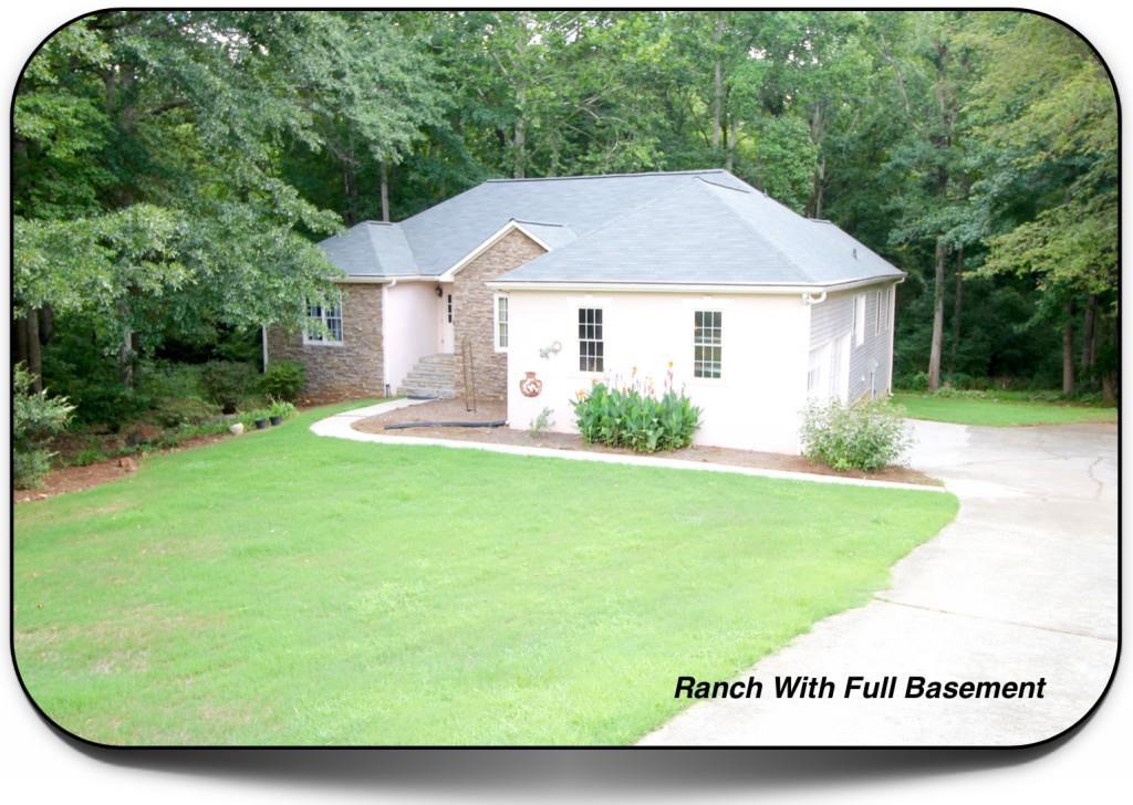679 Lakeview Ln., Hiram, GA 30141