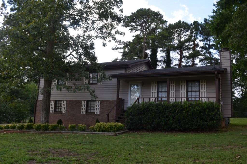 3845 Willowbrook Dr., Douglasville, GA 30135
