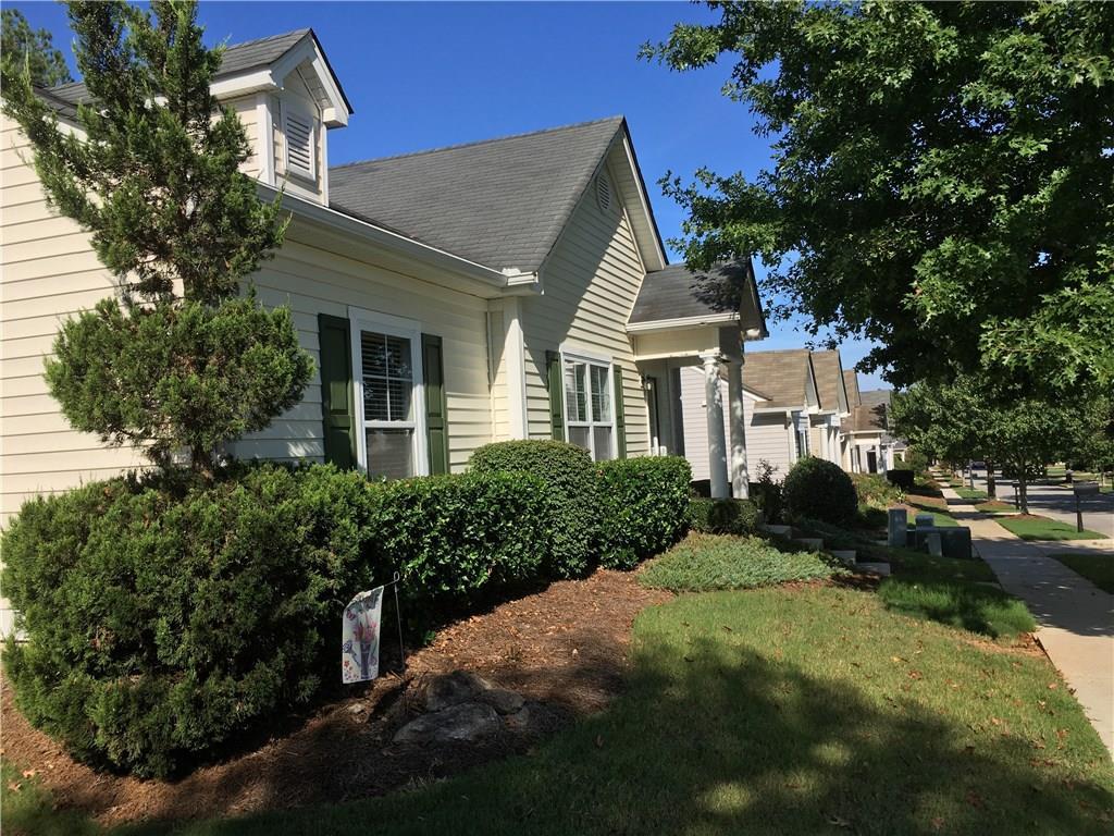 3805 Pine Village Pl., Loganville, GA 30052