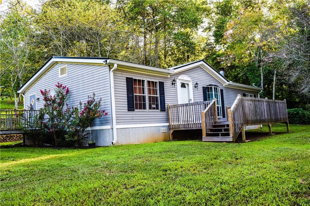 131 Bluff Creek Ln., Ball Ground, GA 30107