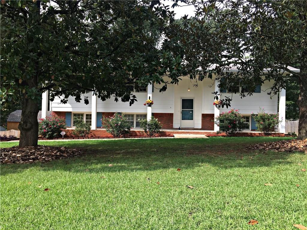 6643 Redwood Dr., Douglasville, GA 30135