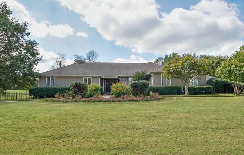 1332 Green Turf Dr., Snellville, GA 30078