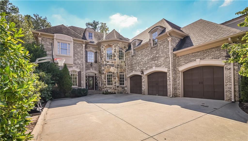 720 Glengate Pl., Sandy Springs, GA 30328